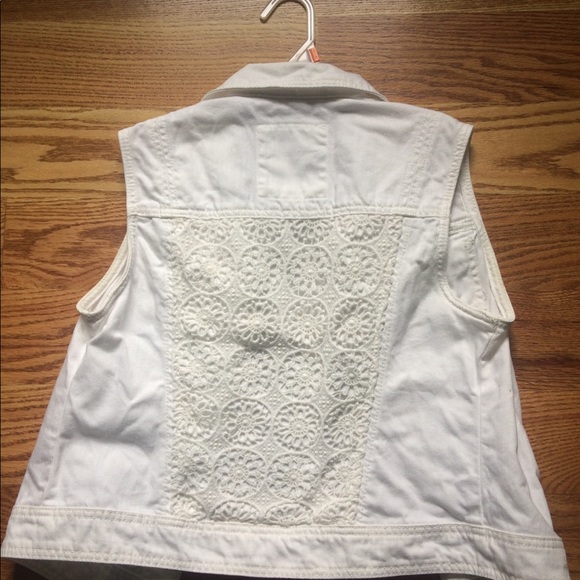 Vest - Picture 2 of 2